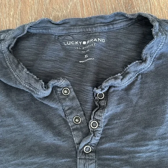 Lucky Brand Los Angeles Men's Gray long sleeve Shirt. - Picture 2 of 3